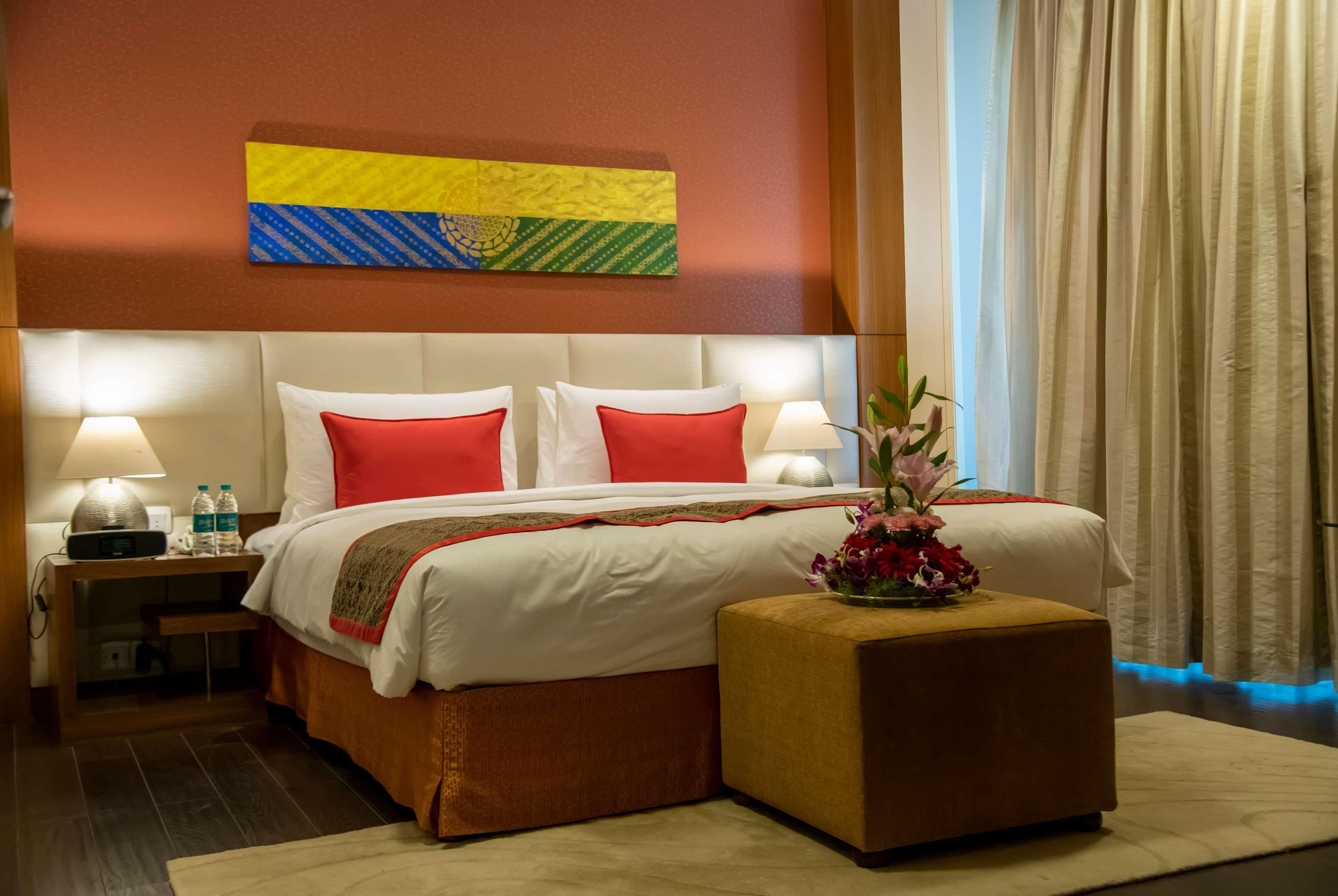 Ramada Plaza By Wyndham Pune Hinjewadi Dapuri Exterior photo