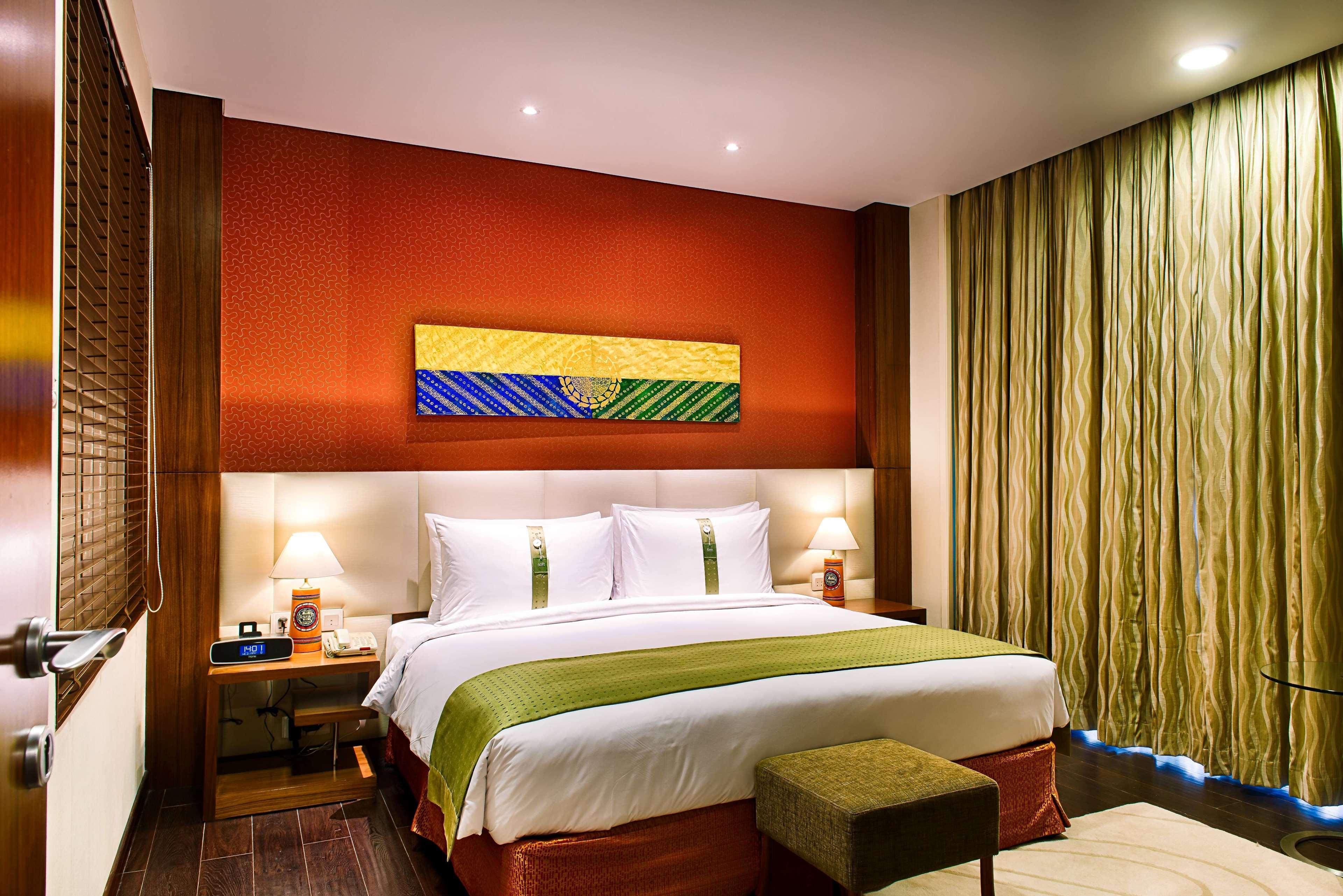 Ramada Plaza By Wyndham Pune Hinjewadi Dapuri Exterior photo