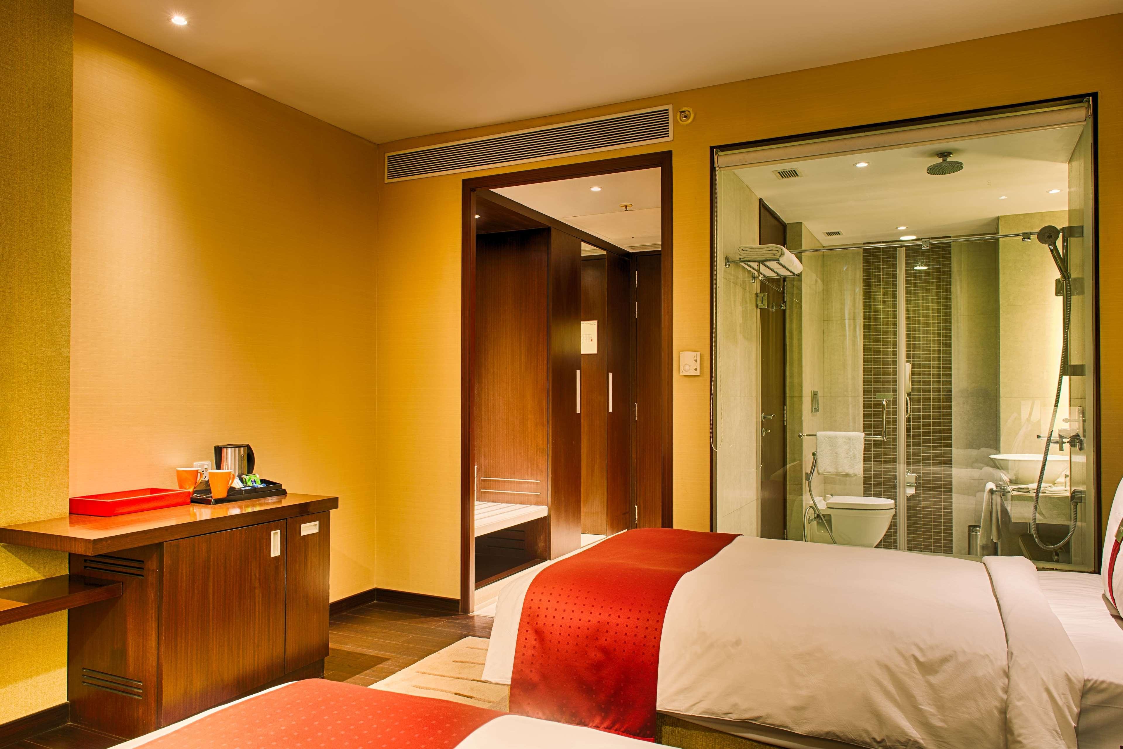 Ramada Plaza By Wyndham Pune Hinjewadi Dapuri Exterior photo