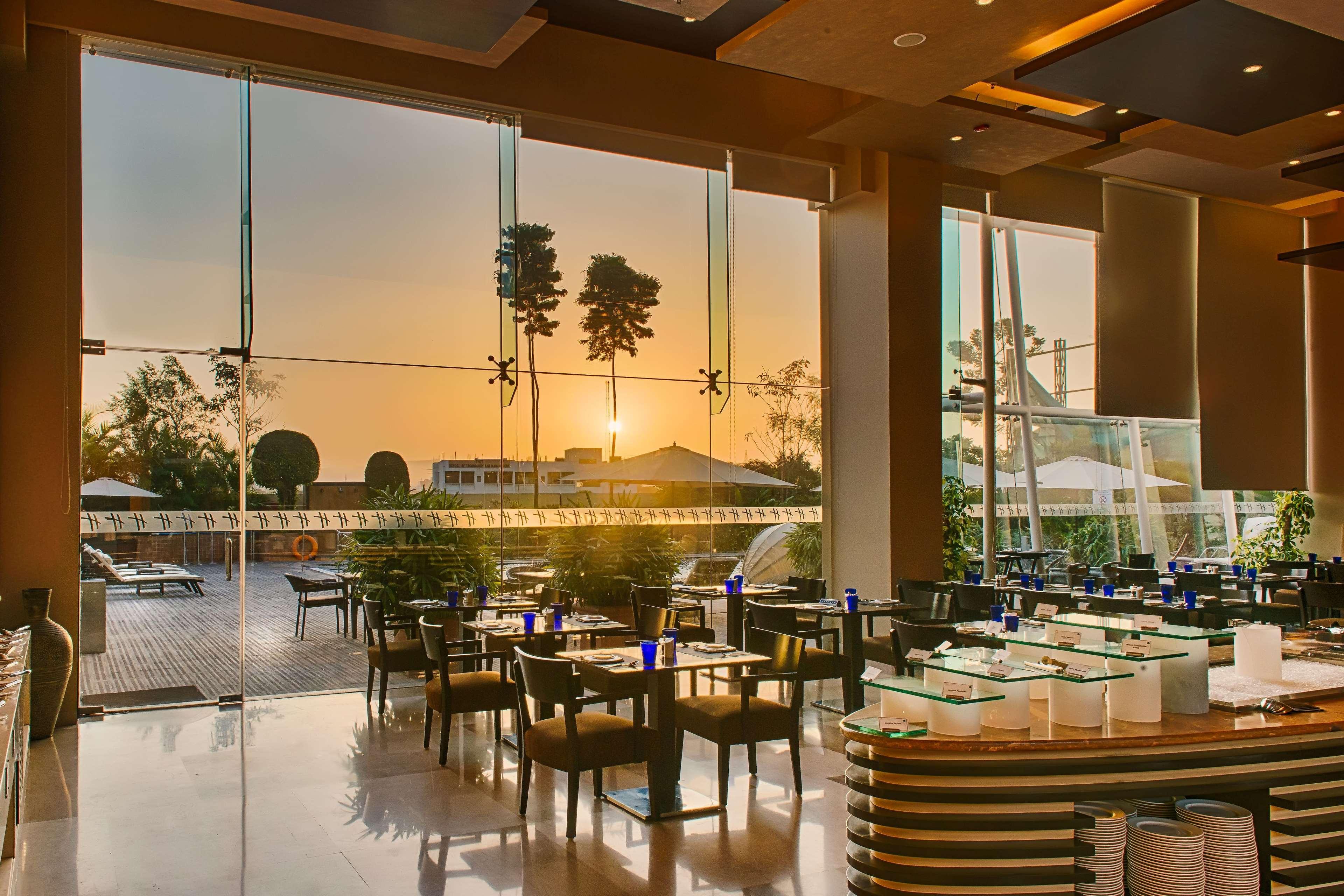Ramada Plaza By Wyndham Pune Hinjewadi Dapuri Exterior photo