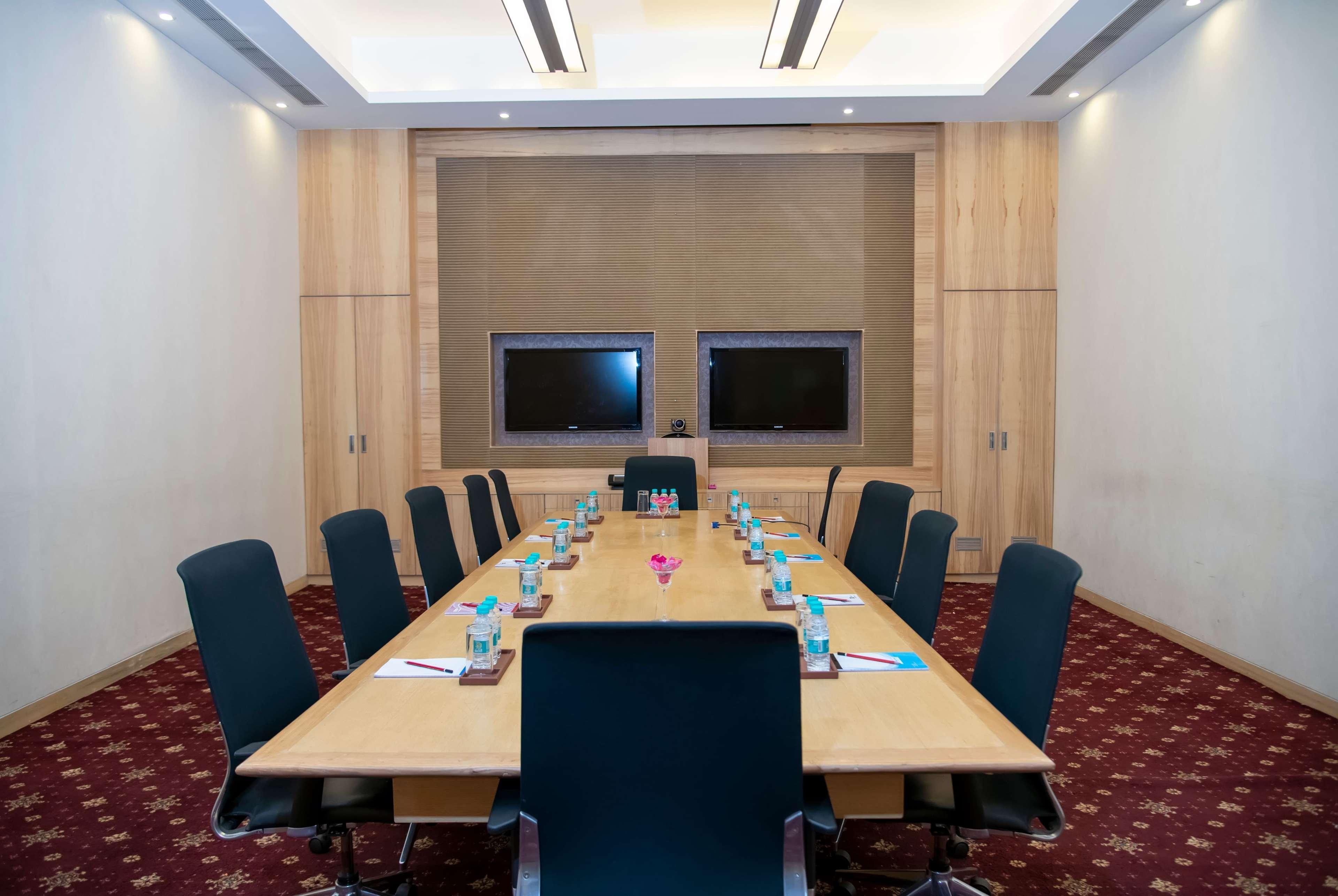 Ramada Plaza By Wyndham Pune Hinjewadi Dapuri Exterior photo