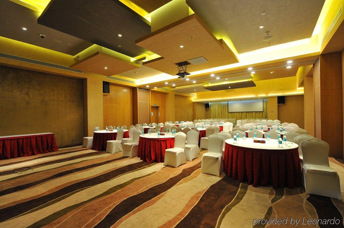 Ramada Plaza By Wyndham Pune Hinjewadi Dapuri Exterior photo