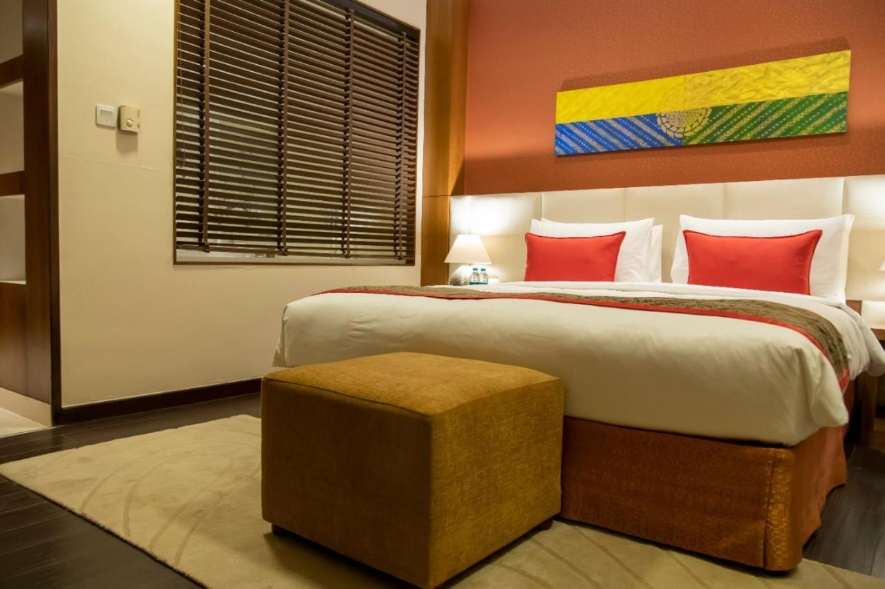 Ramada Plaza By Wyndham Pune Hinjewadi Dapuri Exterior photo