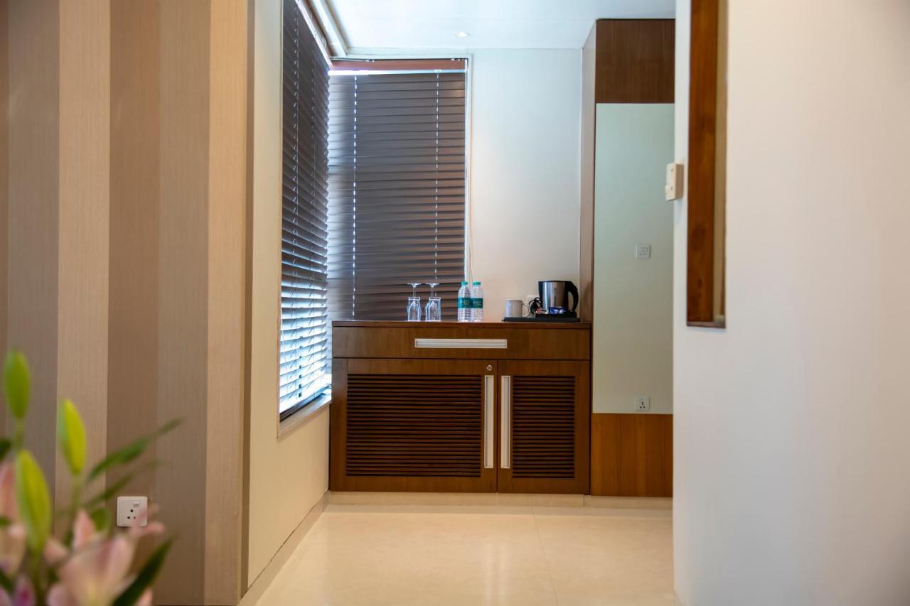 Ramada Plaza By Wyndham Pune Hinjewadi Dapuri Exterior photo