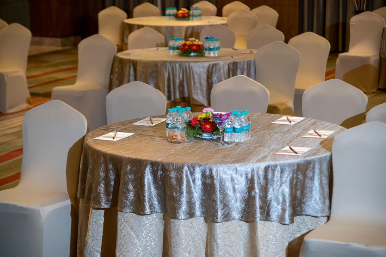 Ramada Plaza By Wyndham Pune Hinjewadi Dapuri Exterior photo